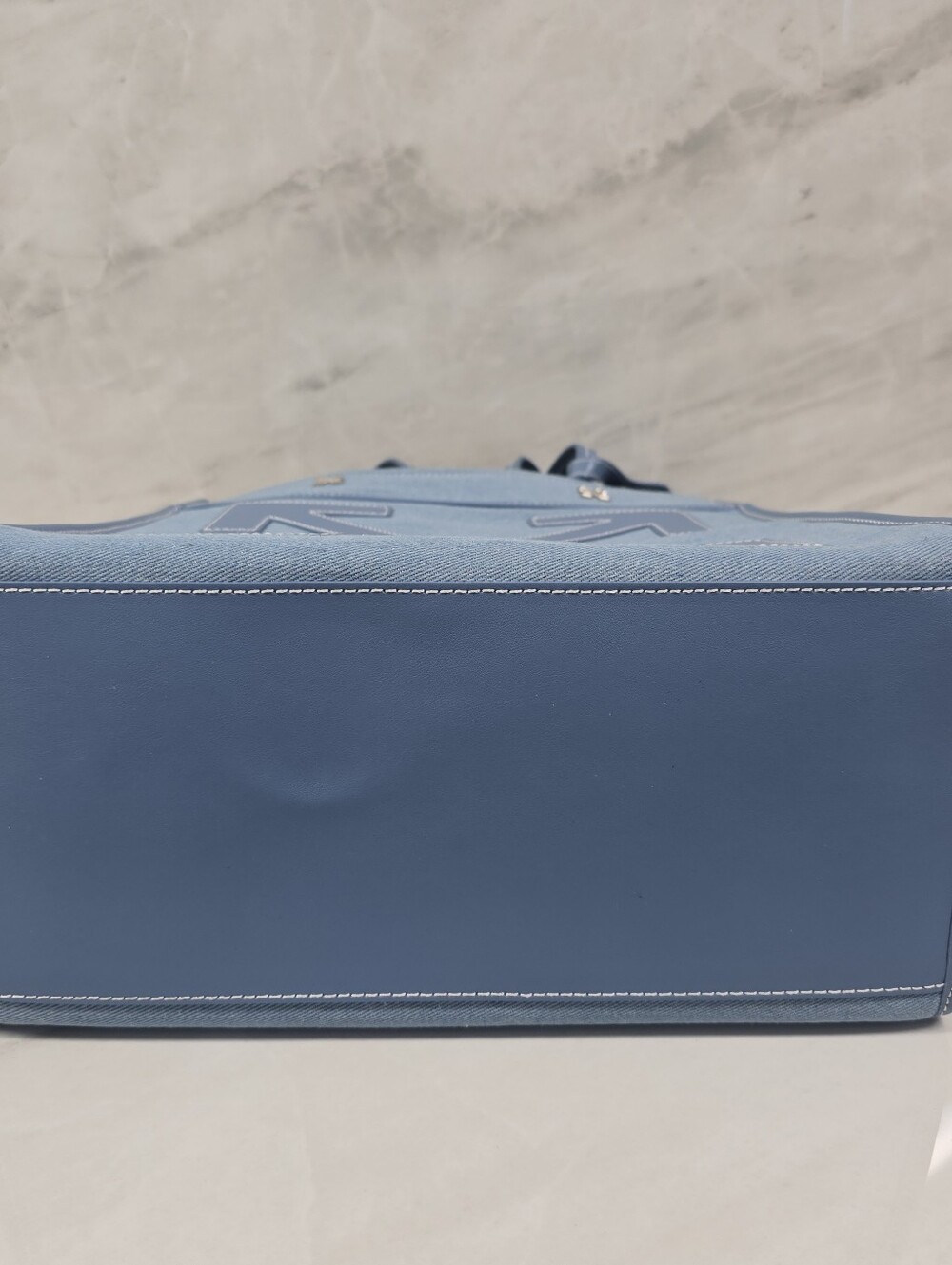 Off-White Light Blue Arrow Canvas Messenger Tote - Picture 7 of 9